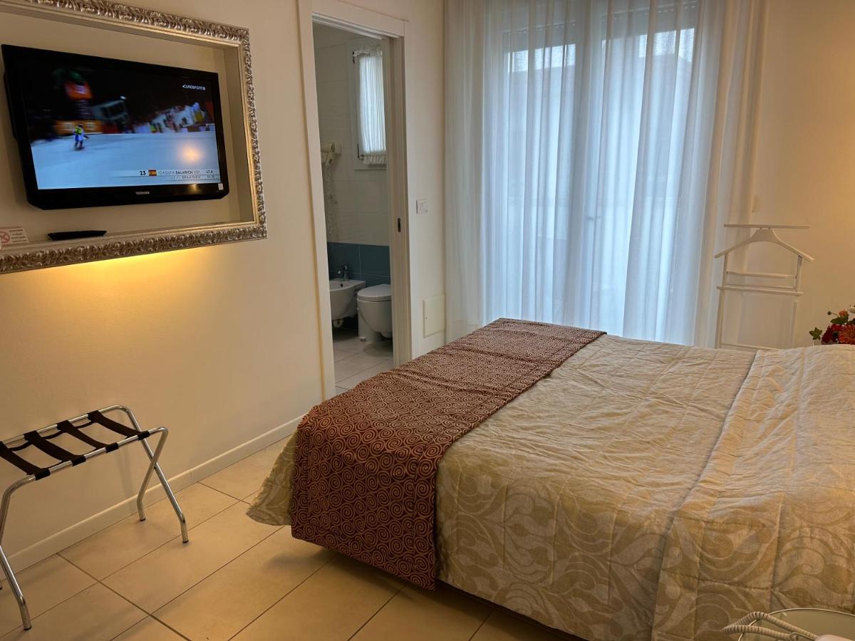Hotel Albatros リド・ディ・イエゾロ エクステリア 写真